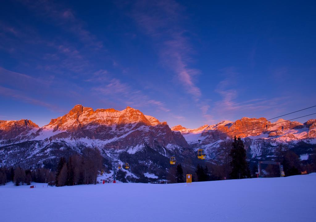 Hotel Miramonti Corvara ภายนอก รูปภาพ