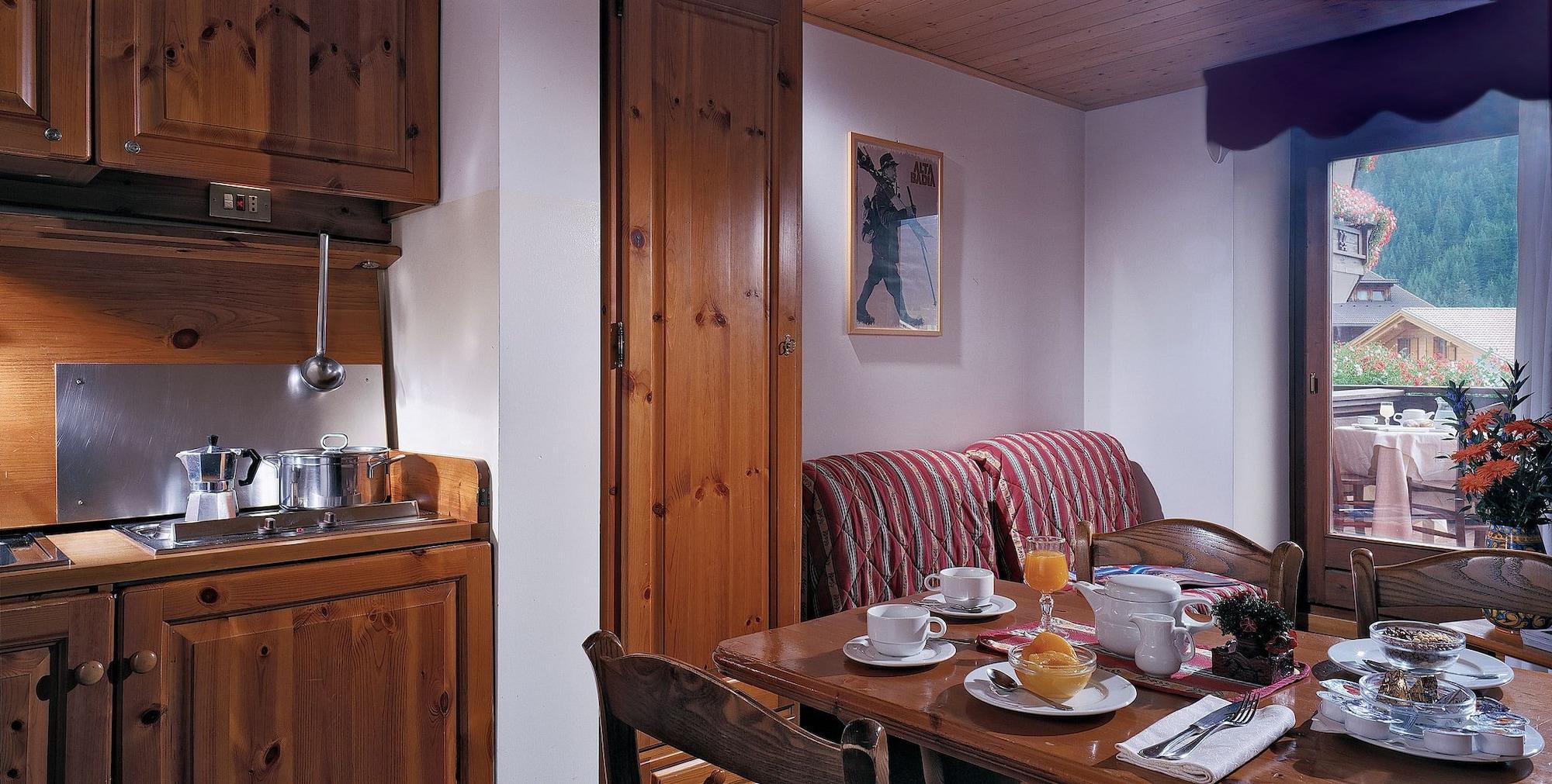 Hotel Miramonti Corvara ภายนอก รูปภาพ