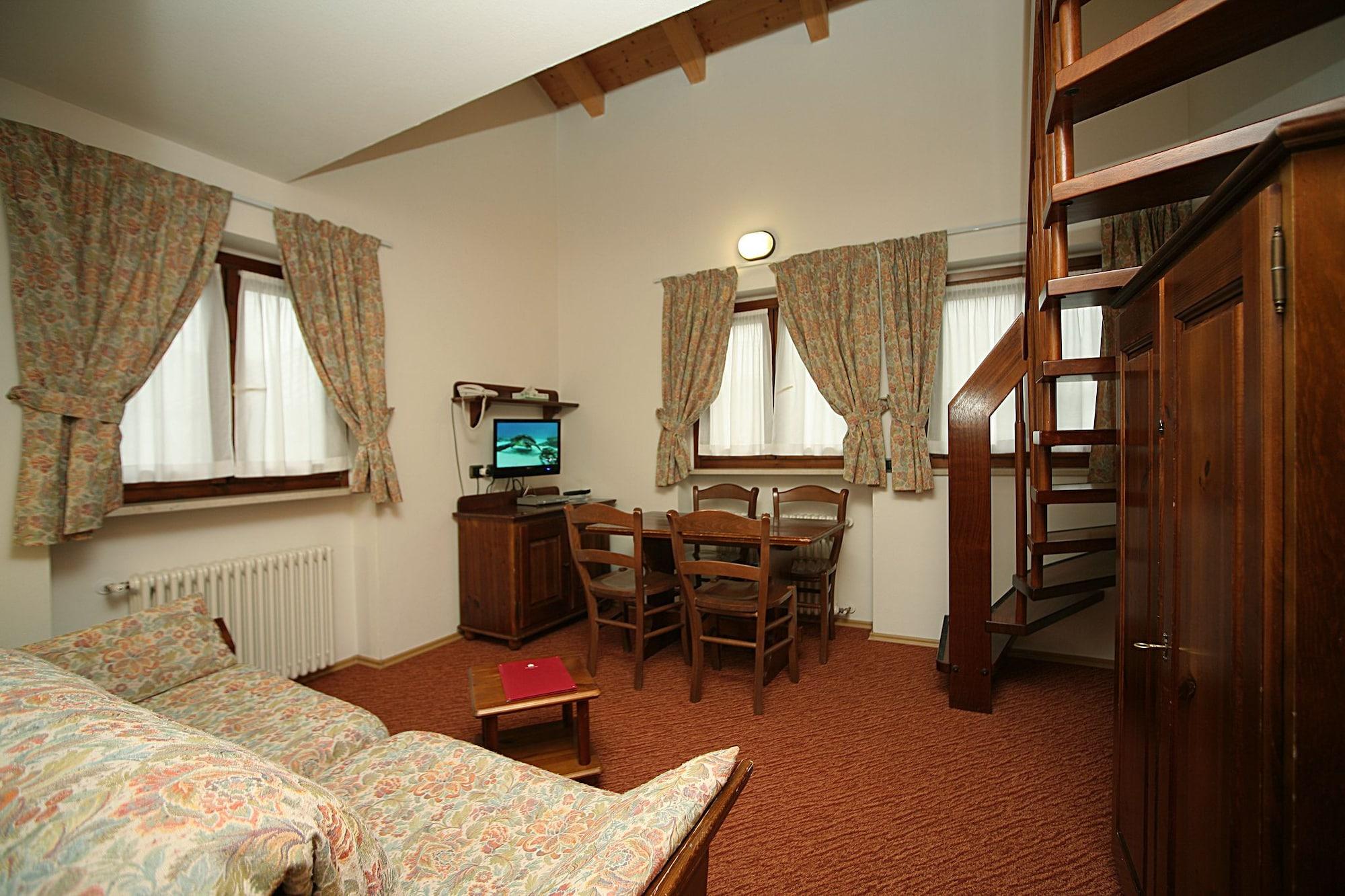 Hotel Miramonti Corvara ภายนอก รูปภาพ