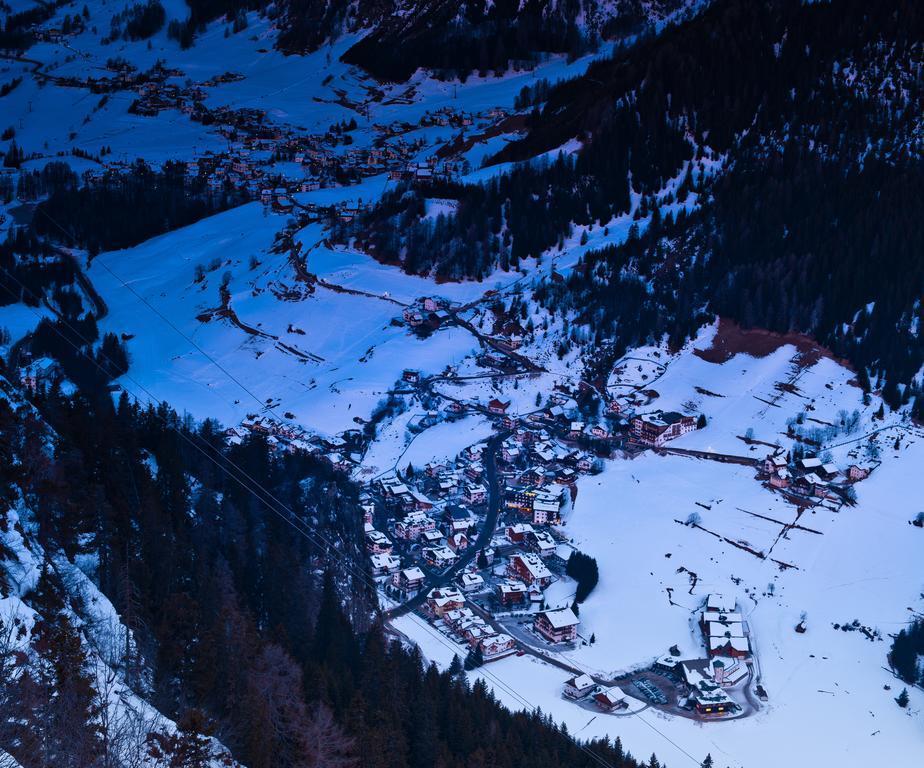 Hotel Miramonti Corvara ภายนอก รูปภาพ