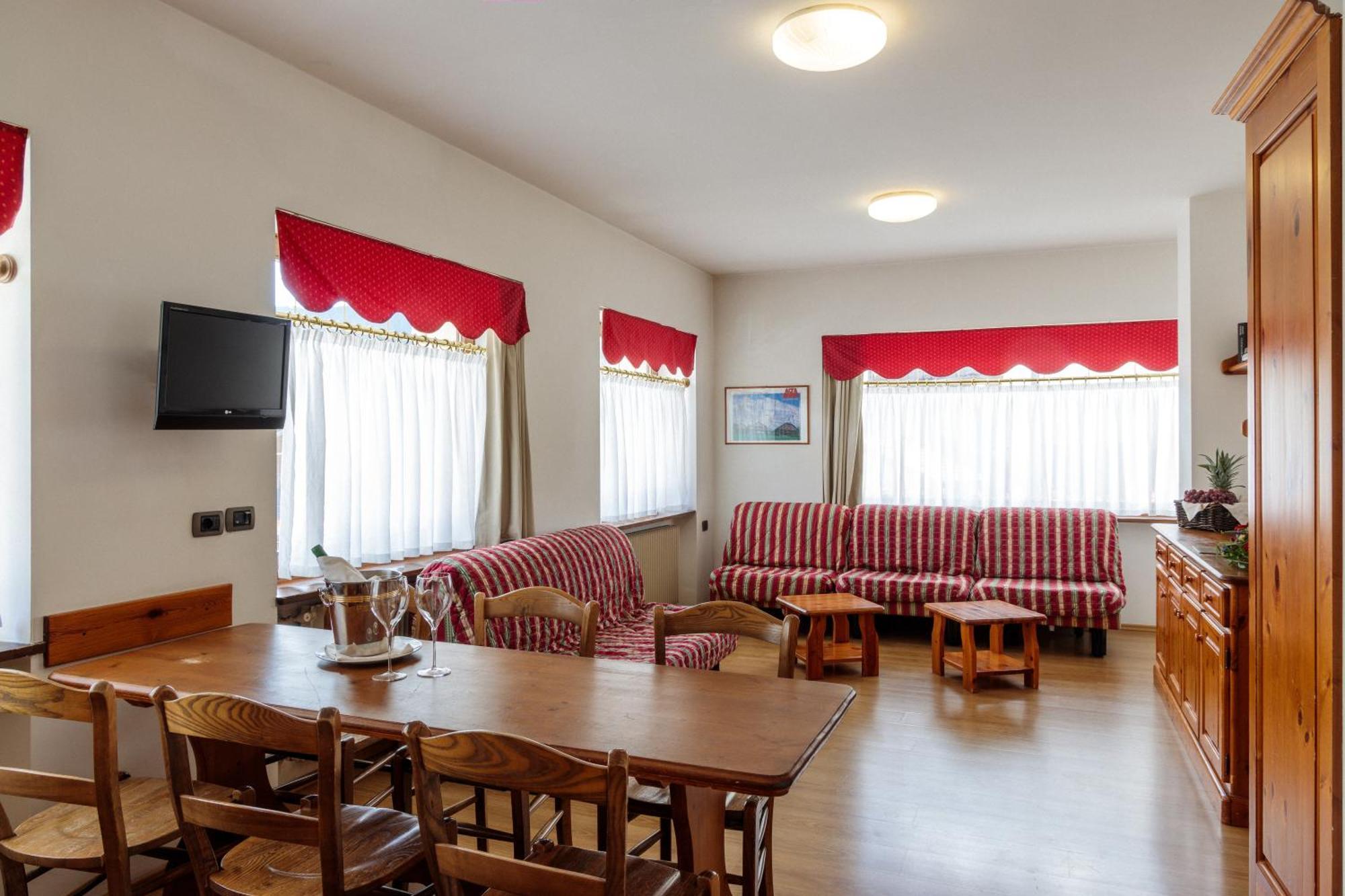 Hotel Miramonti Corvara ภายนอก รูปภาพ