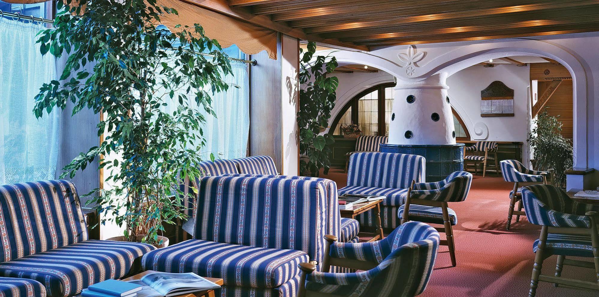 Hotel Miramonti Corvara ภายนอก รูปภาพ